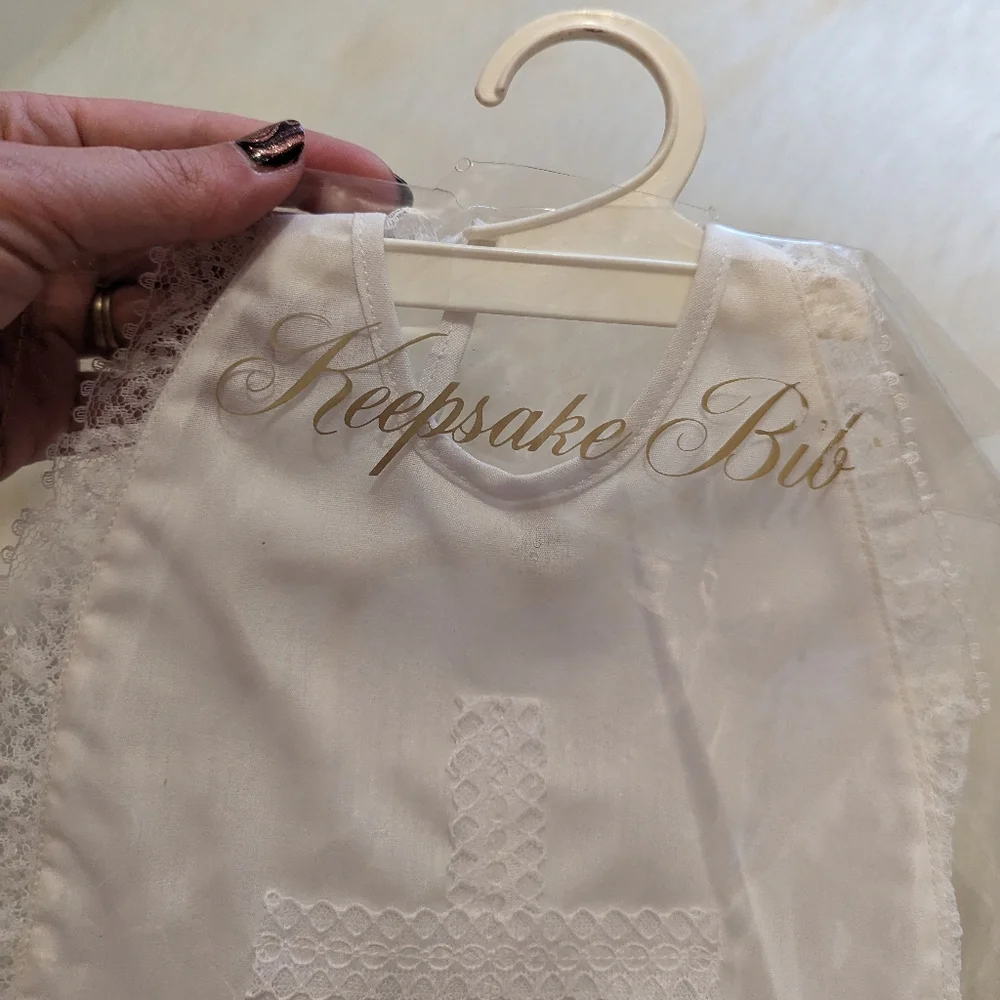 Vintage Keepsake white bob with lace trim and cross